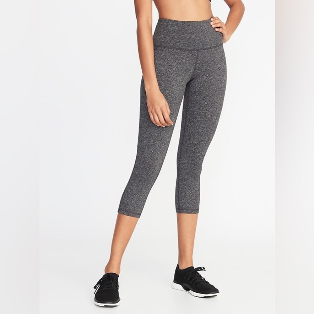 Old Navy High-Waisted CozeCore Crop Leggings in Charcoal